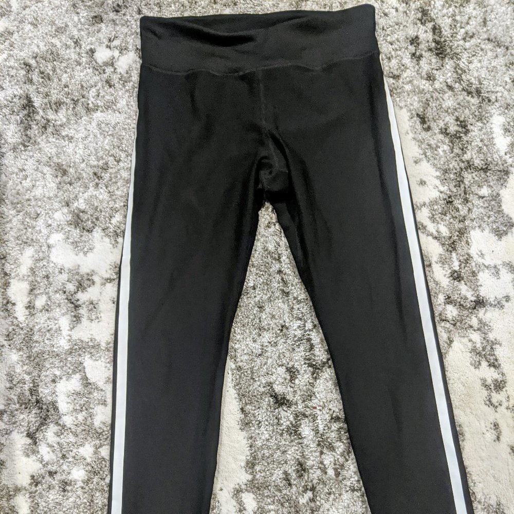 Dip Pin Stripe Leggings